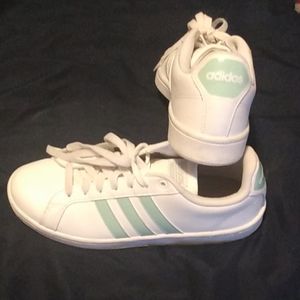 Adidas Tennis Shoes